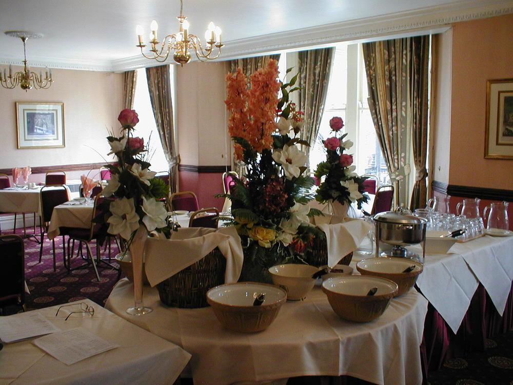 Glen Usk Hotel Llandrindod Wells Extérieur photo