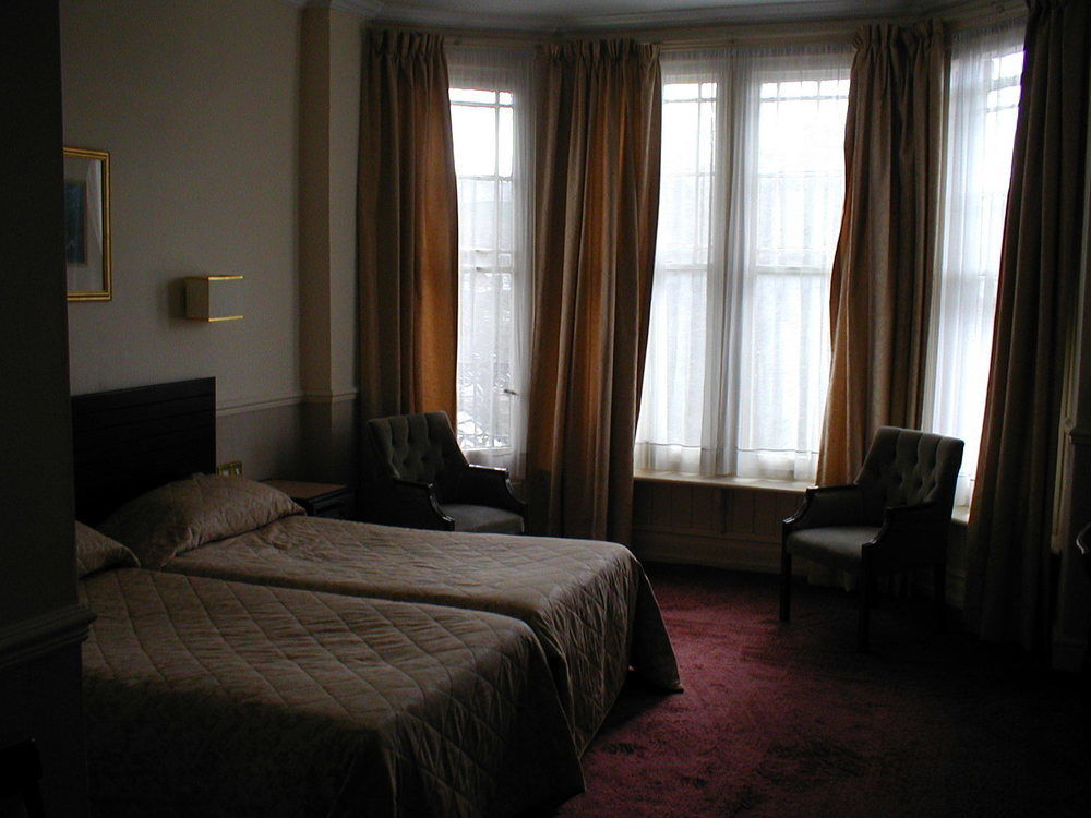 Glen Usk Hotel Llandrindod Wells Extérieur photo