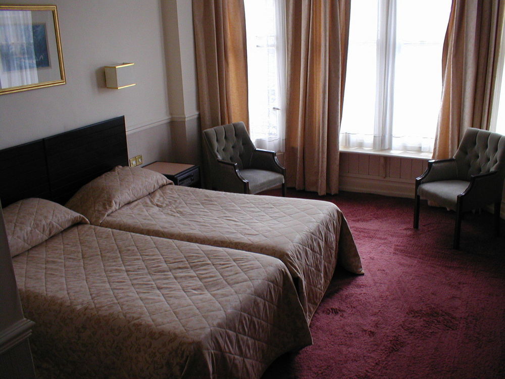 Glen Usk Hotel Llandrindod Wells Extérieur photo
