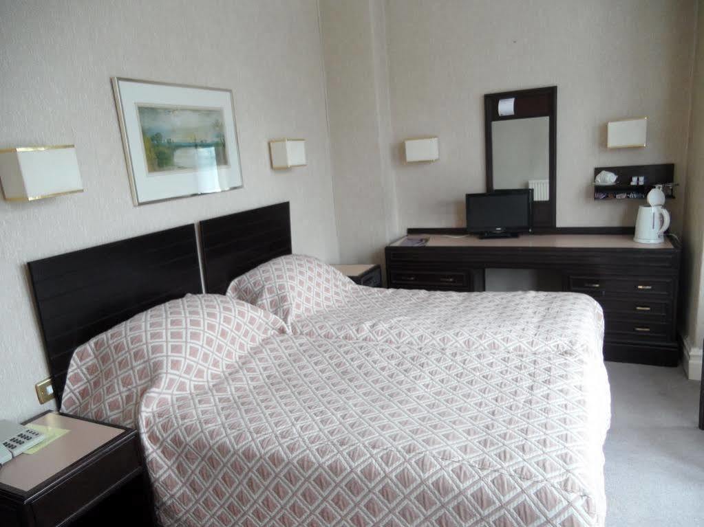 Glen Usk Hotel Llandrindod Wells Extérieur photo