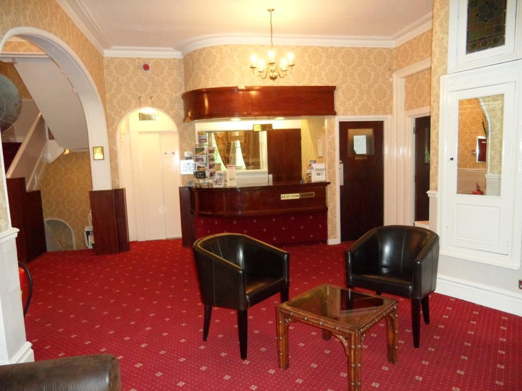 Glen Usk Hotel Llandrindod Wells Extérieur photo