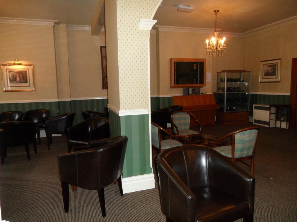 Glen Usk Hotel Llandrindod Wells Extérieur photo