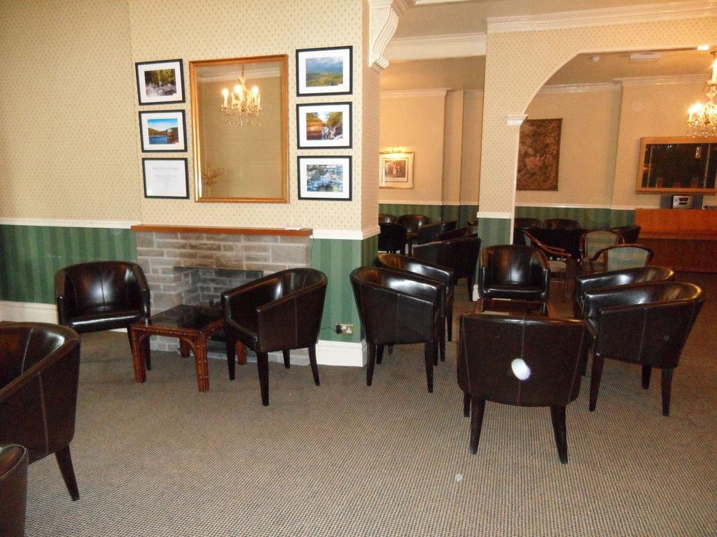 Glen Usk Hotel Llandrindod Wells Extérieur photo