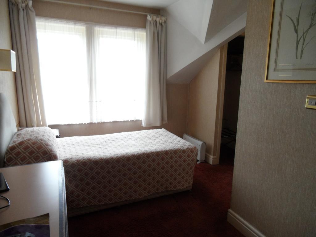 Glen Usk Hotel Llandrindod Wells Extérieur photo