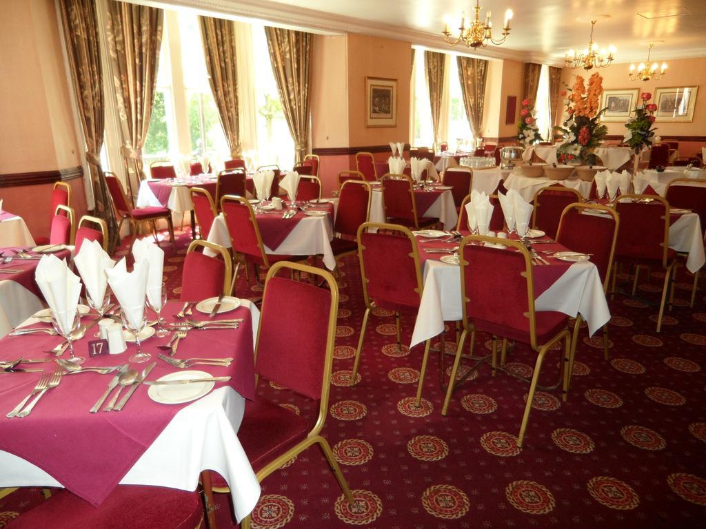 Glen Usk Hotel Llandrindod Wells Extérieur photo