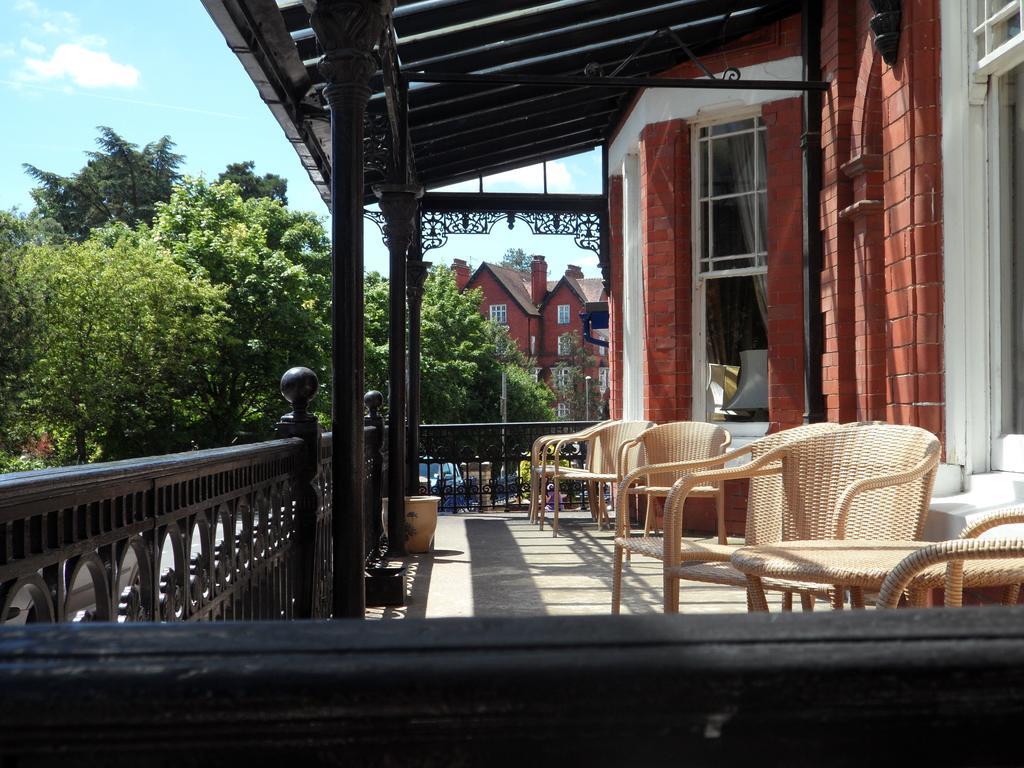 Glen Usk Hotel Llandrindod Wells Extérieur photo