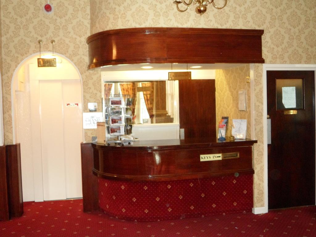 Glen Usk Hotel Llandrindod Wells Extérieur photo